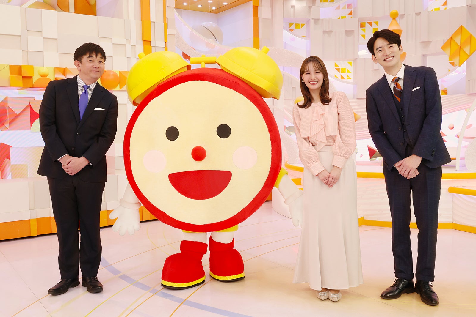 伊藤利尋アナウンサー、井上清華アナウンサ－、生田竜聖アナウンサー（提供写真）