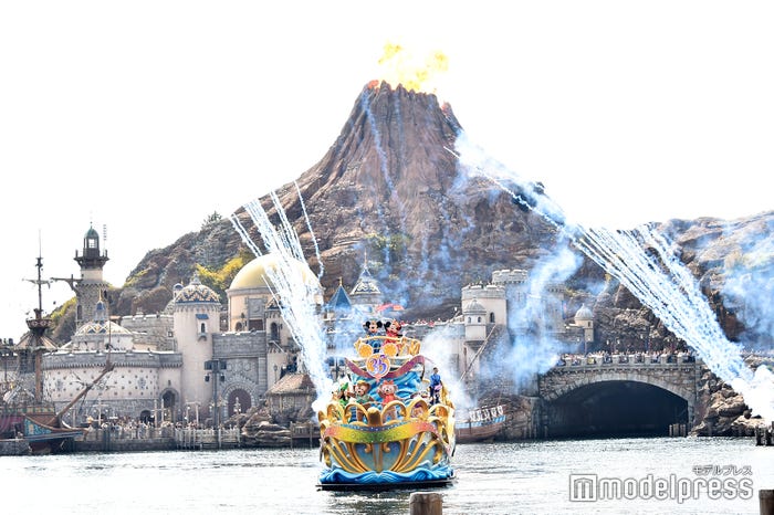 東京ディズニーシー/水上グリーティング「ハピエストセレブレーション・オン・ザ・シー」(C)モデルプレス(C)Disney