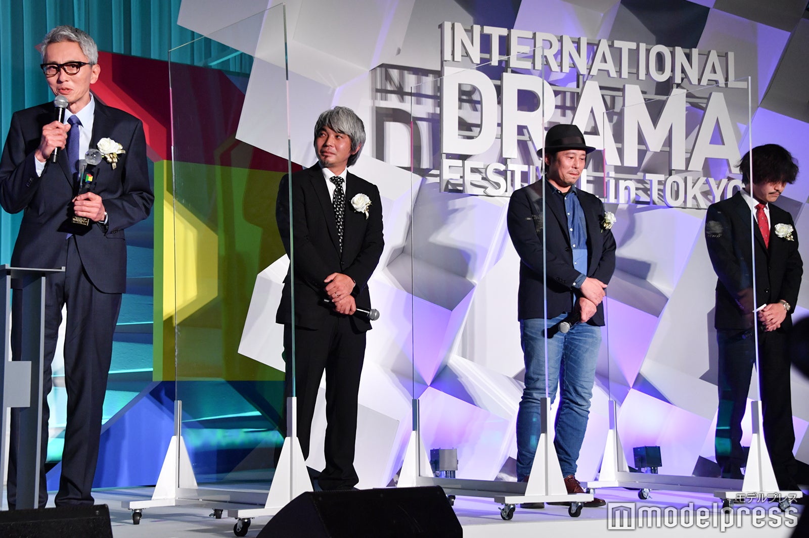 松重豊と『孤独のグルメ 2021 大晦日スペシャル～激走！絶景絶品・年忘れロードムービー～』制作陣 （C）モデルプレス