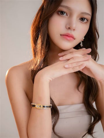 『ラヴ上等』まりりん、金髪から清楚系に変貌した姿が話題「お人形みたい」「美人すぎ」