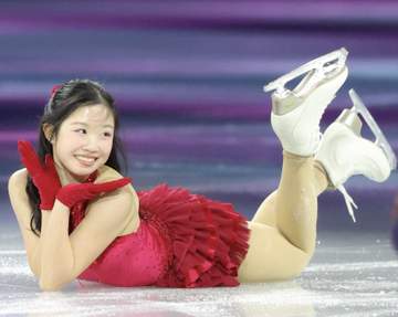 五輪銅の中井亜美 憧れアーティストと生対面で涙あふれ止まらず 震えながら「めっちゃかわいい」と思い伝える