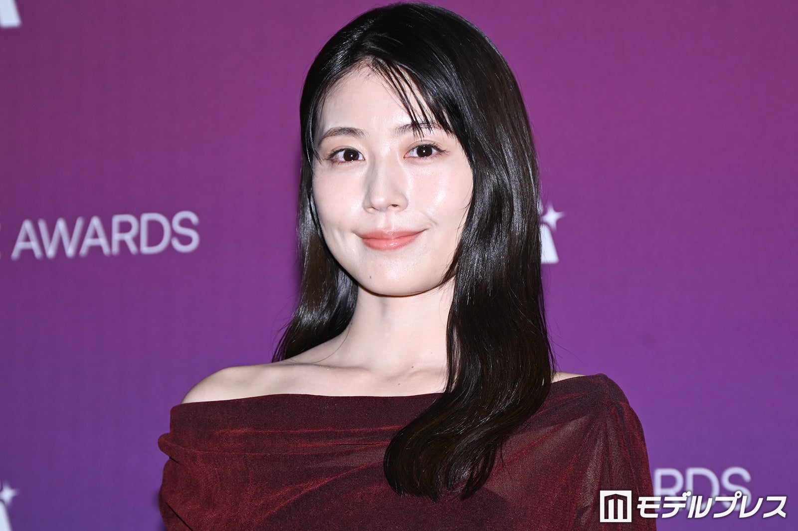 有村架純、シースルドレスで美スタイル披露 オレンジカーペットで微笑む【クランチロール・アニメアワード2026】