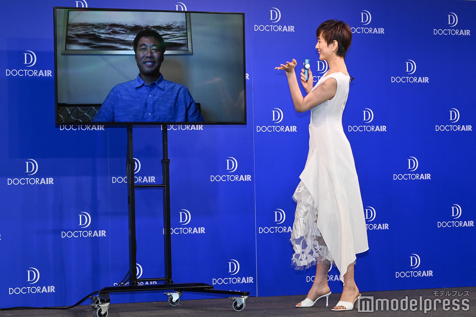 上原浩治（モニター）、米倉涼子（C）モデルプレス