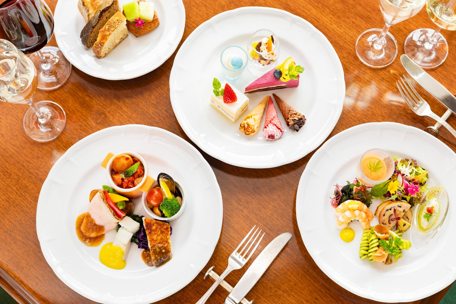 東京ディズニーシー・ファンタジースプリングスホテル ファンタジースプリングス・レストラン “東京ディズニーシー・フード&ワイン・フェスティバル”ペアリングランチ（C）Disney