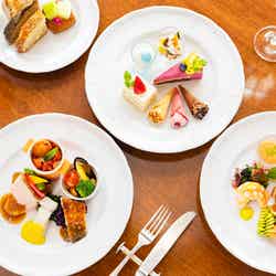 東京ディズニーシー・ファンタジースプリングスホテル ファンタジースプリングス・レストラン “東京ディズニーシー・フード&ワイン・フェスティバル”ペアリングランチ(C)Disney