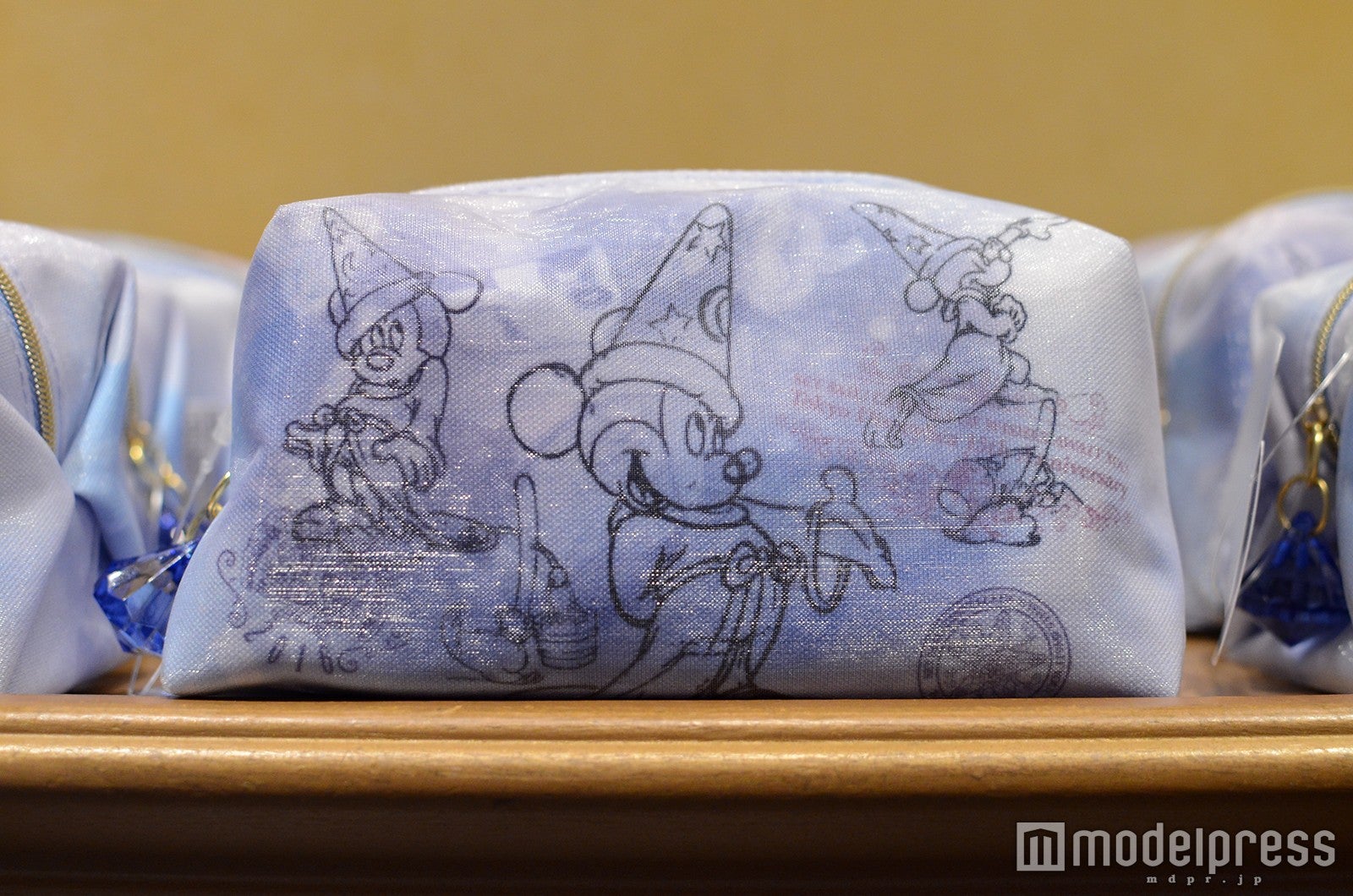 ポーチ￥2200（C）モデルプレス