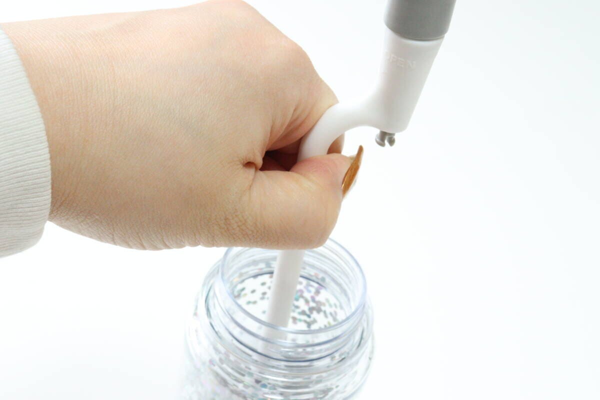 ボトル洗いスポンジ（回転式）　回して使用