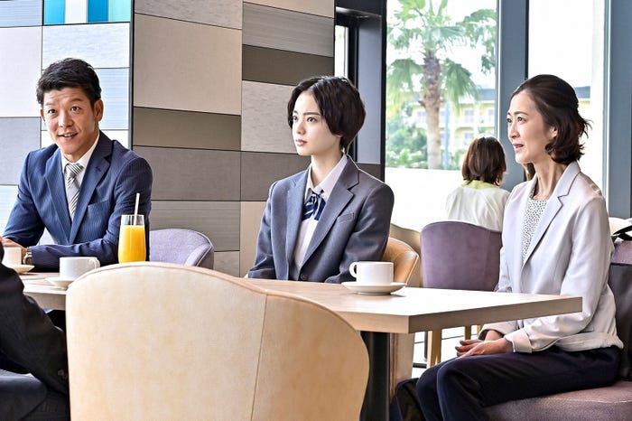 駿河太郎、平手友梨奈、馬渕英里何「ドラゴン桜」第8話より(C)TBS