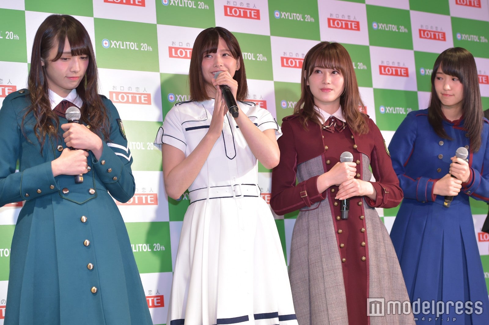 （左から）渡辺梨加、渡邉理佐、守屋茜、菅井友香 （C）モデルプレス