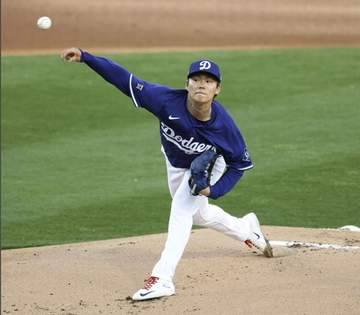 山本由伸 アクシデントにも動じず ピンチでピッチコム機器が故障？捕手が交換→2者連続三振でピンチ脱出 5回まで2安打無失点