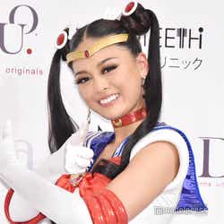 モデルプレス - ミス・ユニバース日本代表・加藤遊海、“セーラームーン”コスチュームで世界大会へ意気込み