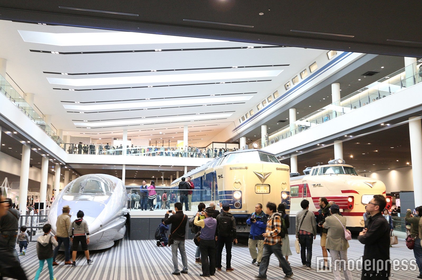 本館1階（正面）／画像提供：西日本旅客鉄道