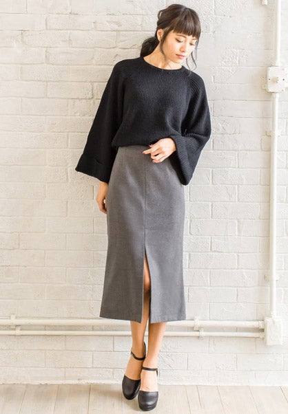 メルトンミディアム丈タイトスカート「Re:EDIT by GALSTAR」2,498円（税込）／画像提供：Re:EDIT by GALSTAR