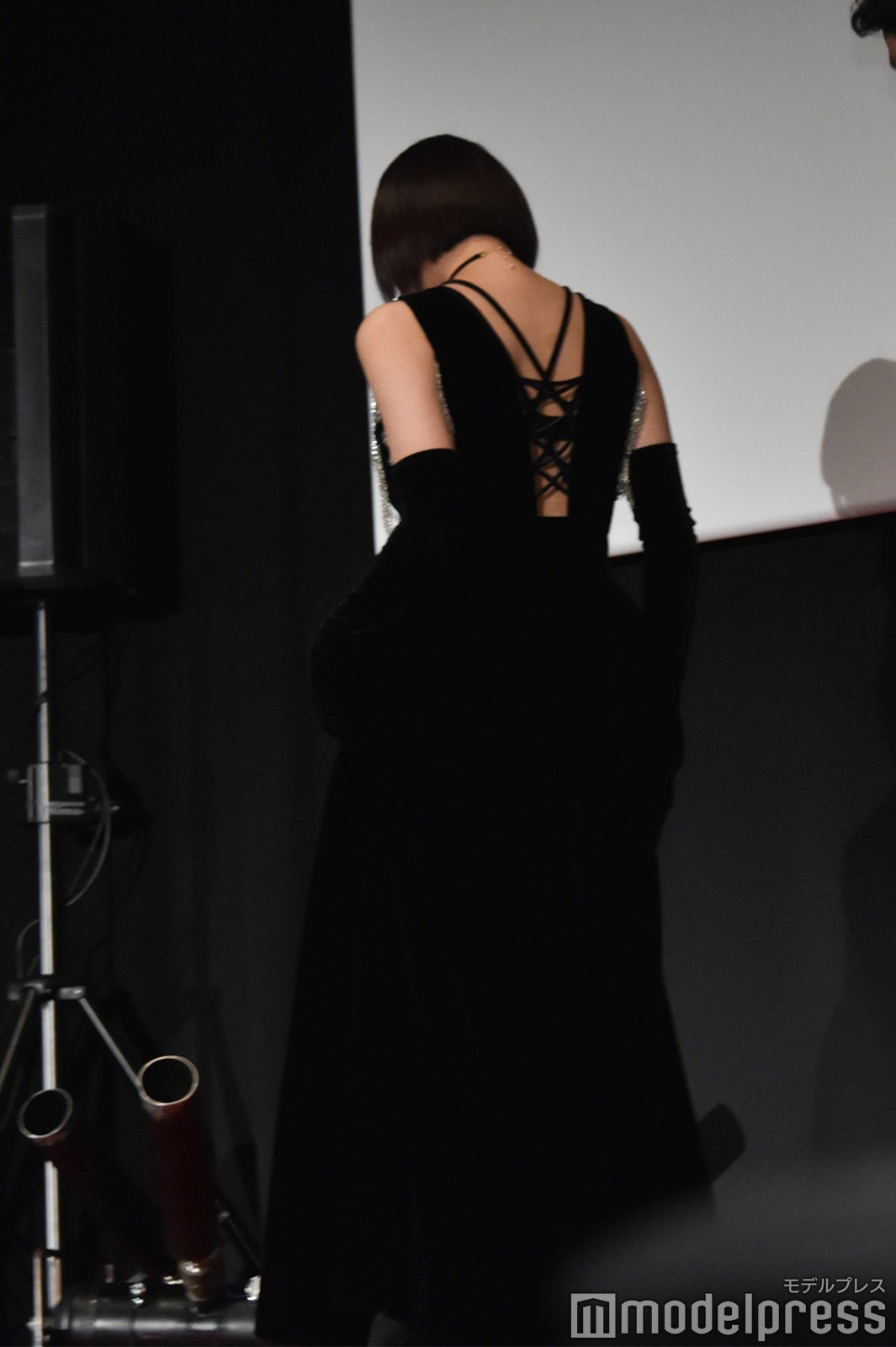 後ろ姿も美しい池田エライザ（C）モデルプレス