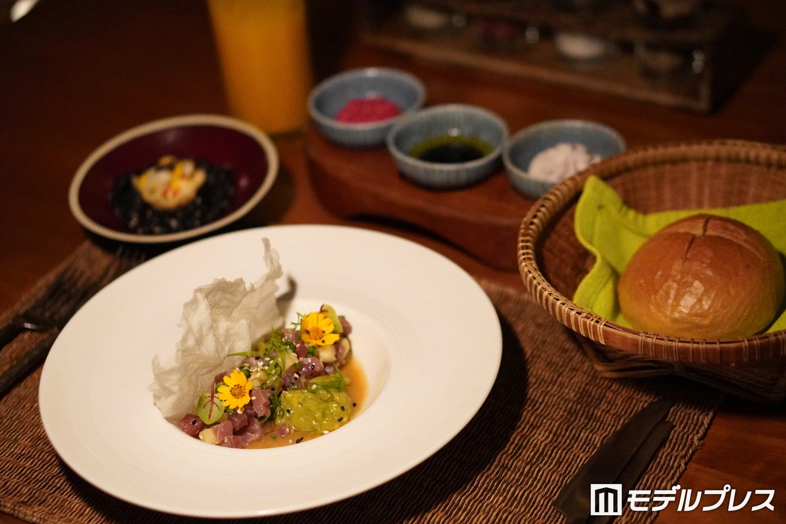 各国の料理が味わえる（C）モデルプレス