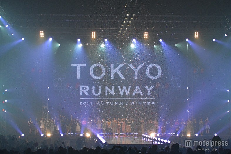 大トリは蛯原友里　8時間超・豪華モデル100人集結でグランドフィナーレ「東京ランウェイ2014A／W」