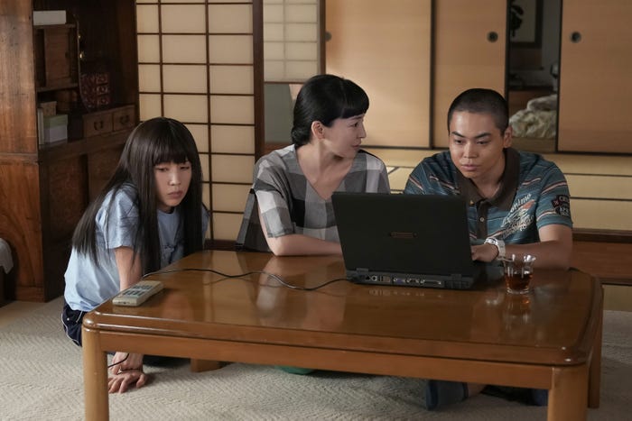 仲里依紗、麻生久美子、菅生新樹「おむすび」第19話(C)NHK