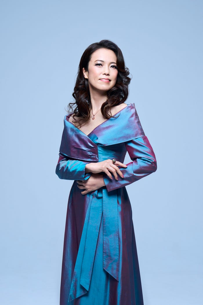 彩吹真央 (提供写真)