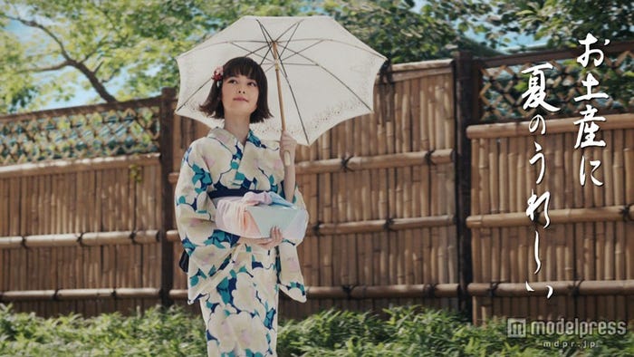 玉城ティナ/新CM「バラエティパック篇」より