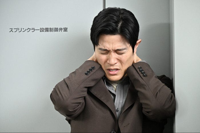 鈴木亮平「リブート」第1話(C)TBS