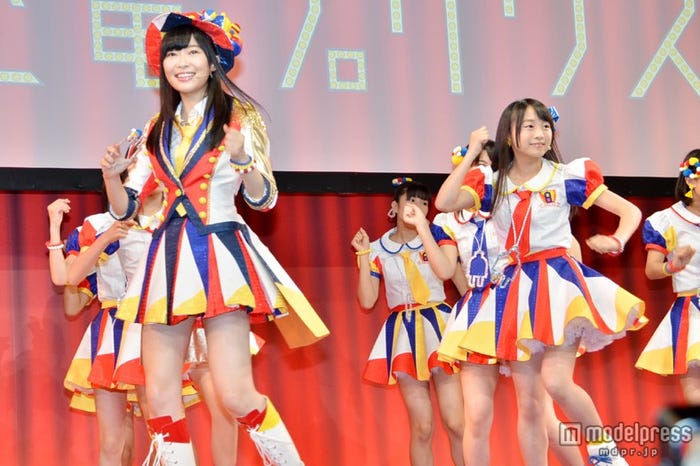 「恋する充電プリウス ~恋するフォーチュンクッキー2~」を披露した指原莉乃 with AKB48 Team8