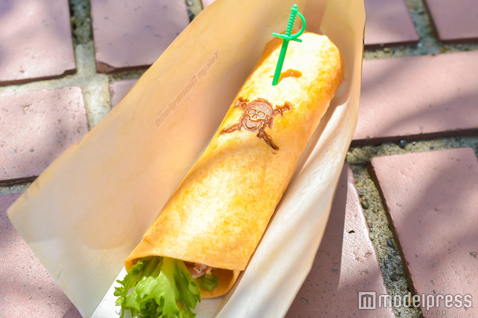 パイレーツスパイシートルティーヤ（ブラックペッパーポーク＆マンゴー）（￥520）／（C）モデルプレス