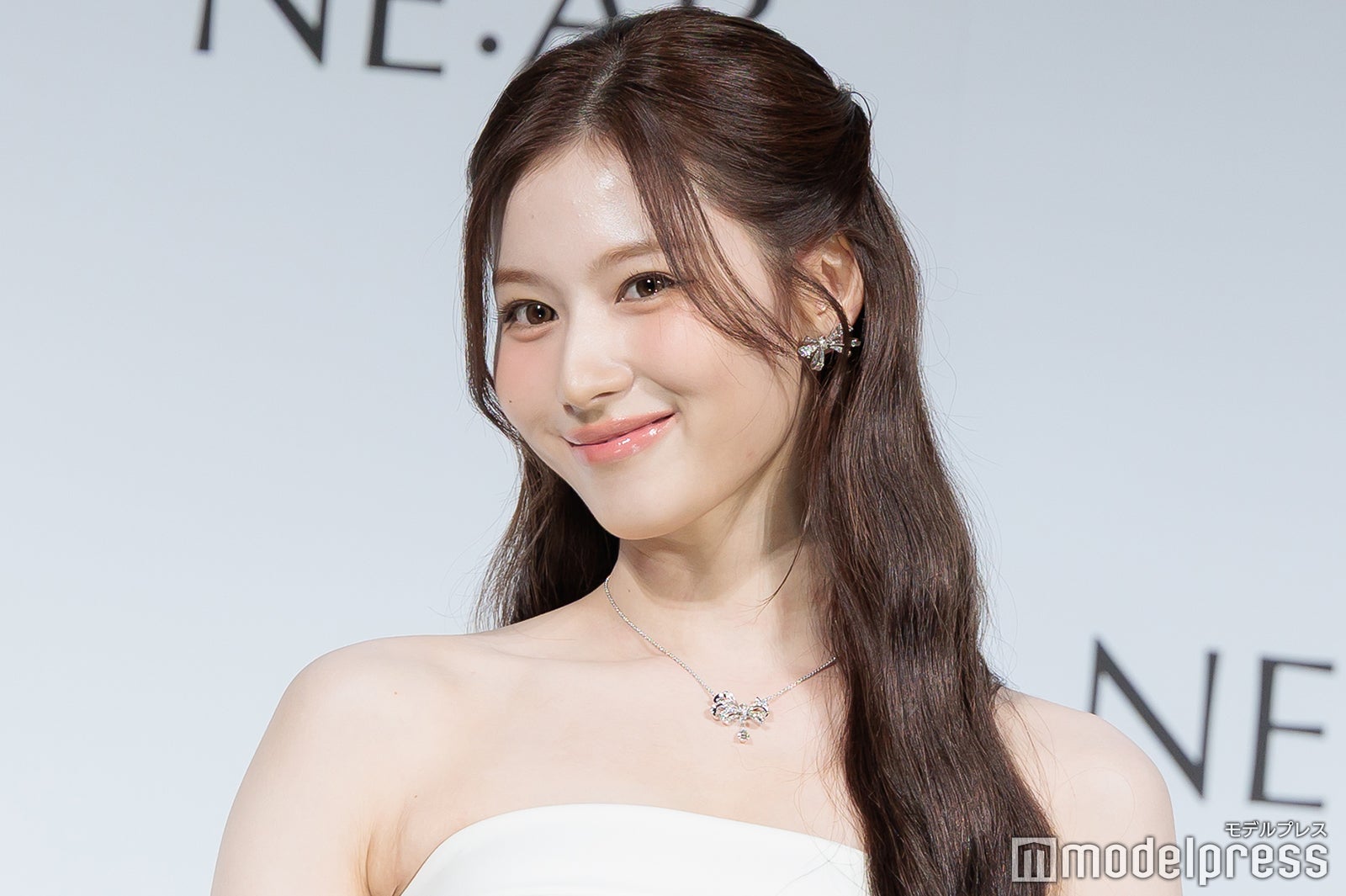 TWICEサナ、“美ボディ”を保つ秘訣は「体を動かす前に炭水化物を必ず摂る」モチベーション維持法も明かす