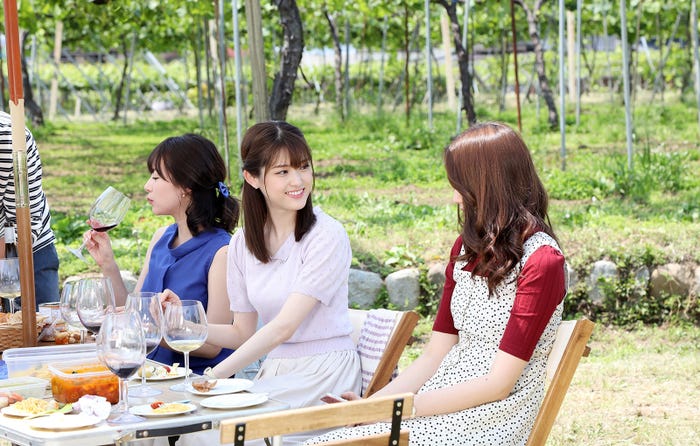 松村沙友理/映画「東京ワイン会ピープル」(10月4日公開)より(C)2019「東京ワイン会ピープル」樹林伸/文藝春秋/製作委員会