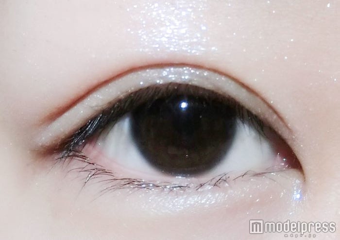 【ジルスチュアート】「ジェリーアイカラー“06 Angel tear”」使用/写真:mari(C)モデルプレス