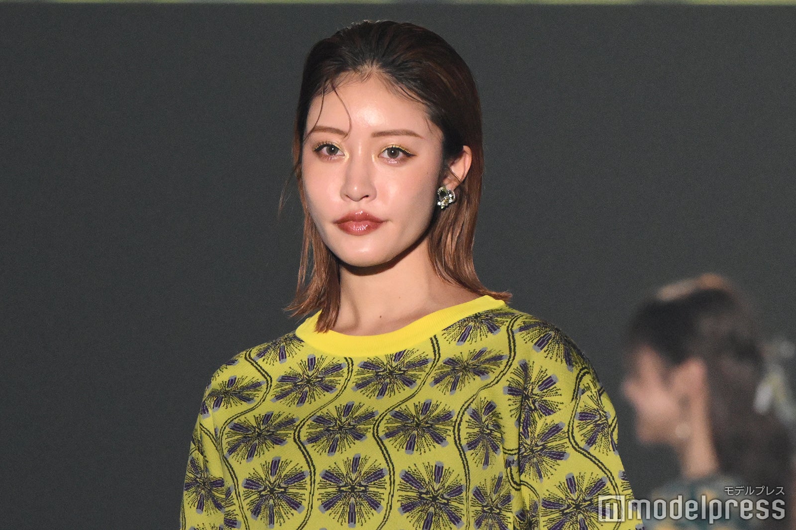 王林、シースルースカートから美脚覗く オールバック×グリーンアイメイクで印象ガラリ【TGCしずおか2026】