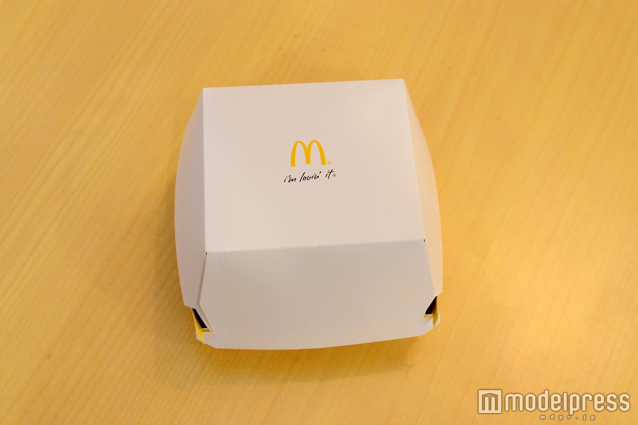 白を基調にしたシンプルなパッケージ（C）モデルプレス