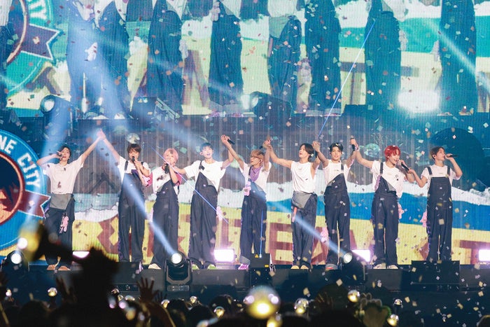 &TEAM、初アリーナツアー開幕 客降り・大規模演出…工夫凝らし“永遠の思い出”に【SECOND TO NONE】