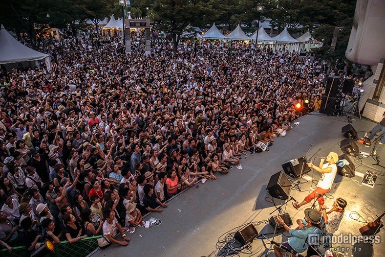 ステージパフォーマンスも大盛り上がり（過去開催時の様子）／画像提供：OCEAN PEOPLES’15