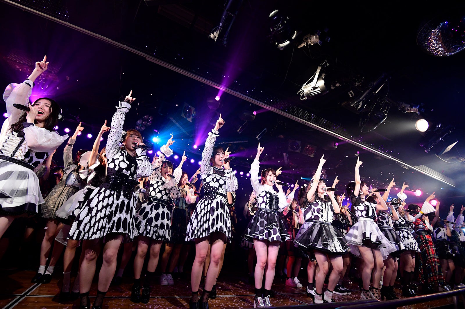 「AKB48劇場13周年特別記念公演」夜公演より（C）AKS