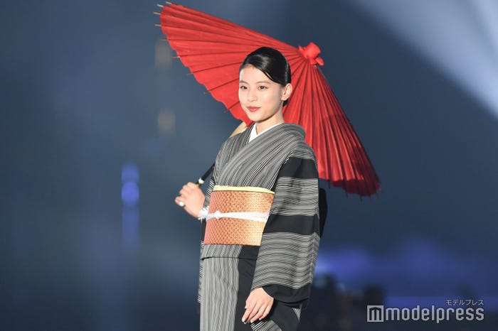 出口夏希 (C)モデルプレス