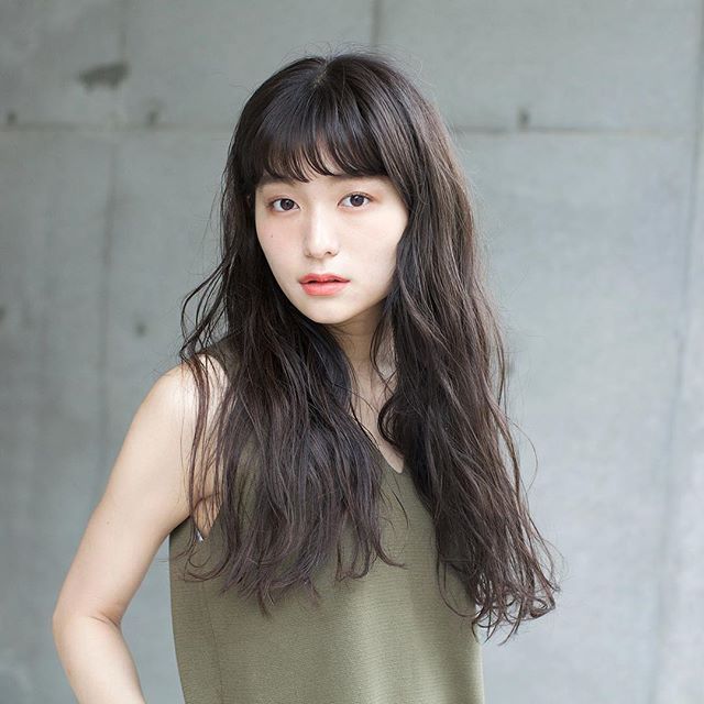 ベース型さんの悩みは前髪でカバーできる 隠すだけじゃない綺麗見えスタイル モデルプレス ベース型さんの悩みは前髪でカバーできる 隠すだけじゃない綺麗見えスタイル モデルプレス
