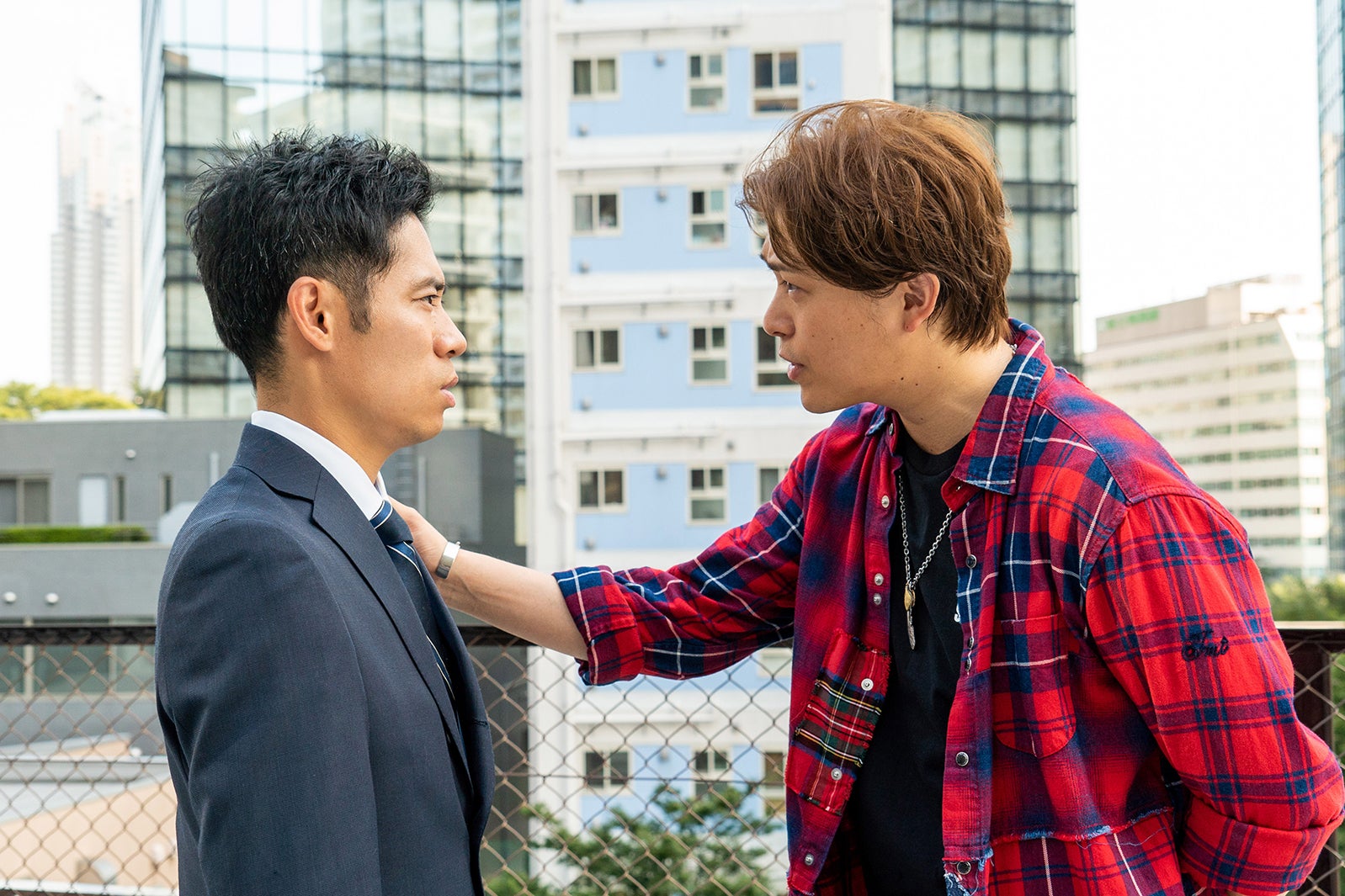 伊藤淳史、勝地涼／『破天荒フェニックス』より（C）テレビ朝日