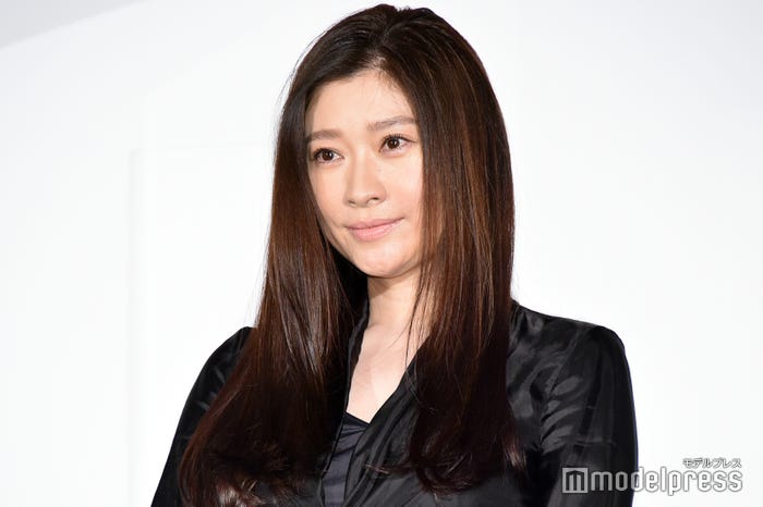 篠原涼子(C)モデルプレス