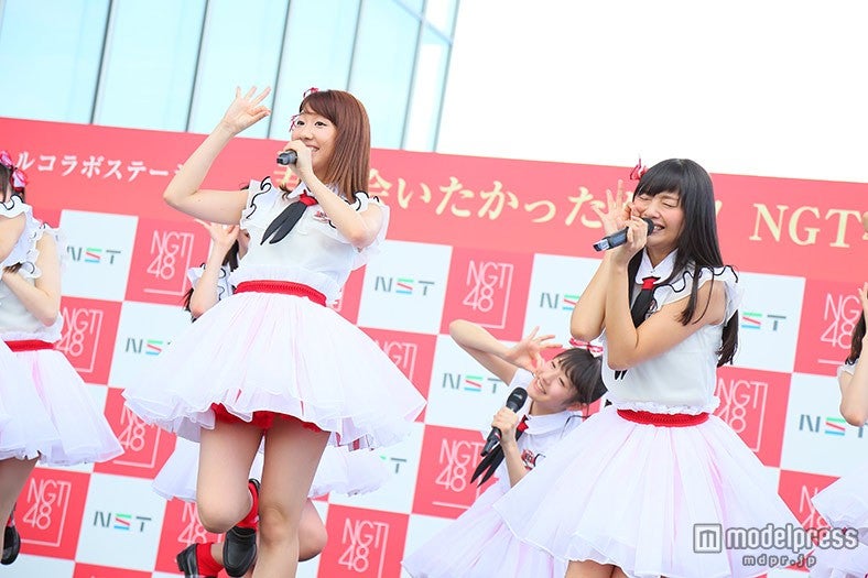 NGT48柏木由紀、北原里英（C）AKS