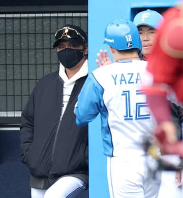 新庄監督 清宮幸1号に「風、風。以上（笑）」 山崎氏の指導受け「変えたてはいい。ずっと続けられるか」 野村についても「綿菓子を作るくらい回してる」