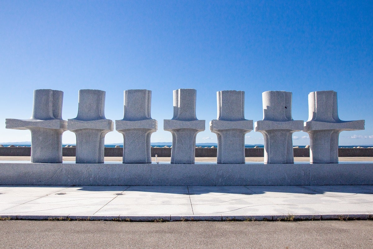 魚津市出身の世界的彫刻家・大成浩氏が手掛けたモニュメント／提供画像