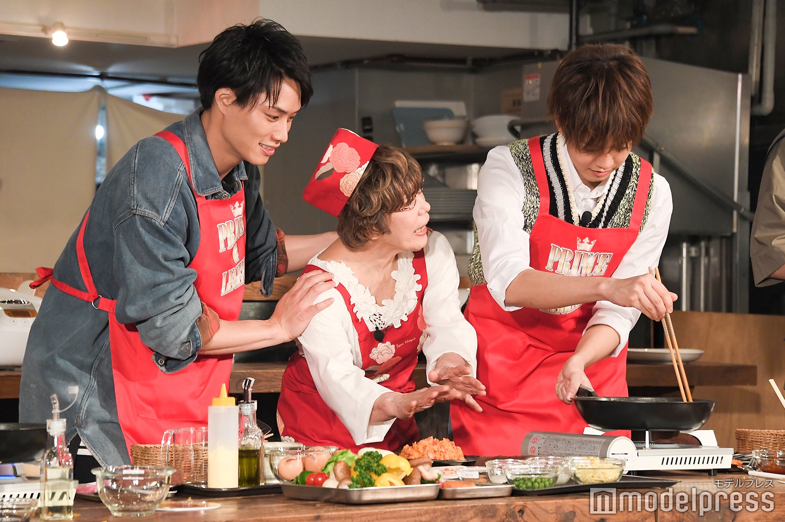 鈴木伸之、平野レミ、片寄涼太（C）モデルプレス