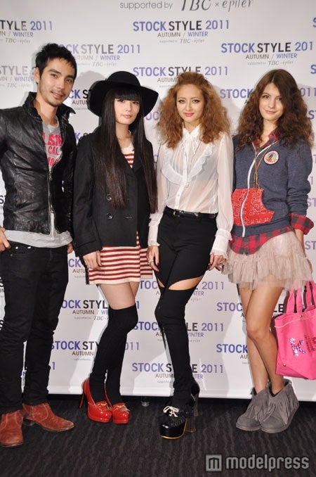 人気モデルが美脚競演　オシャレテクも伝授