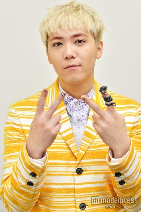 イ・ホンギ／楽屋にて