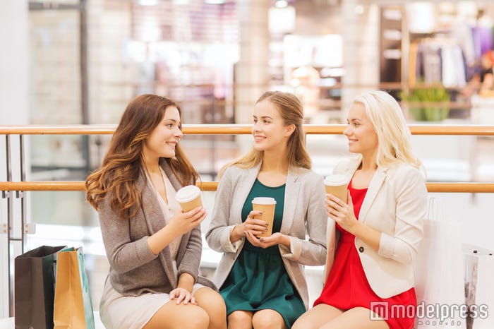 つい冷たい飲み物ばかり飲んでいない?(Photo by Syda Productions)