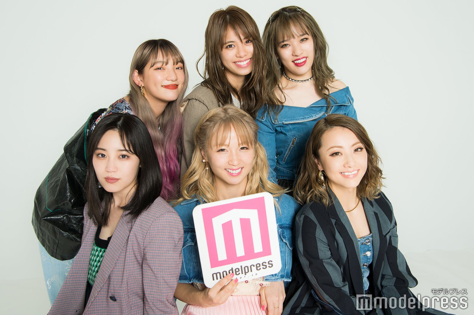 （前列左から）鷲尾伶菜、Dream Ami、Dream Shizuka（後列左から）須田アンナ、佐藤晴美、MIYUU （C）モデルプレス