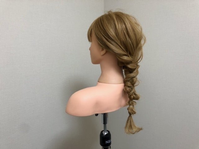 ゴム 三つ編みだけで作れて超簡単 崩れにくい編み込み風こなれヘアアレンジ モデルプレス