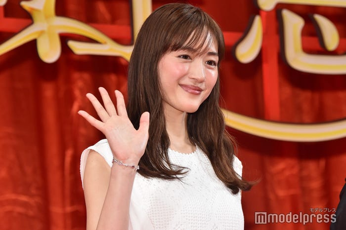 綾瀬はるか、西島秀俊(C)モデルプレス