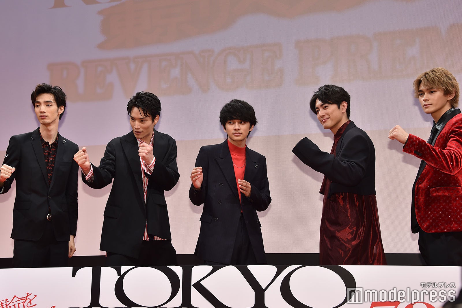 徐々に北村匠海のポーズが変化 （C）モデルプレス