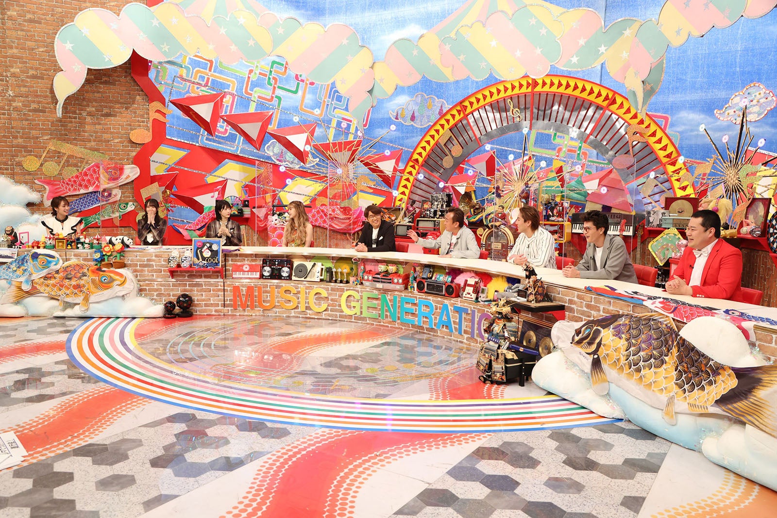 井上清華、弓木奈於、林瑠奈、藤田ニコル、さまぁ～ず、狩野英孝、モグライダー（C）フジテレビ